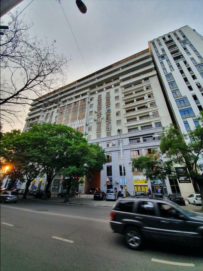 5 Rooms Near 300 Aragveli Metro Station Tiflis Exterior foto