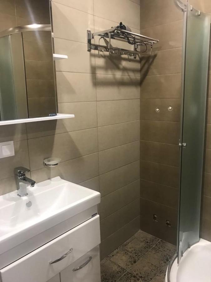 5 Rooms Near 300 Aragveli Metro Station Tiflis Exterior foto