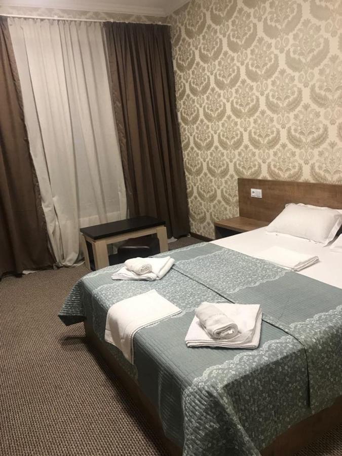 5 Rooms Near 300 Aragveli Metro Station Tiflis Exterior foto